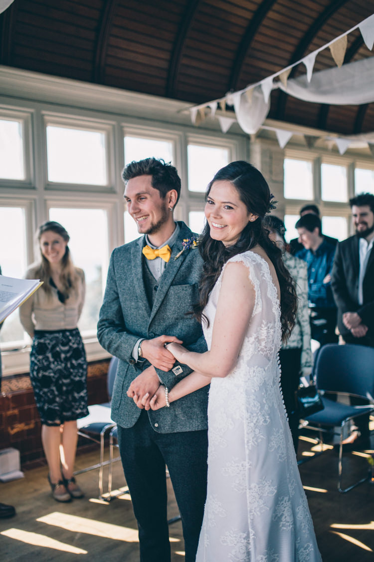 Crafty Country Rustic Wedding http://www.naomijanephotography.com/