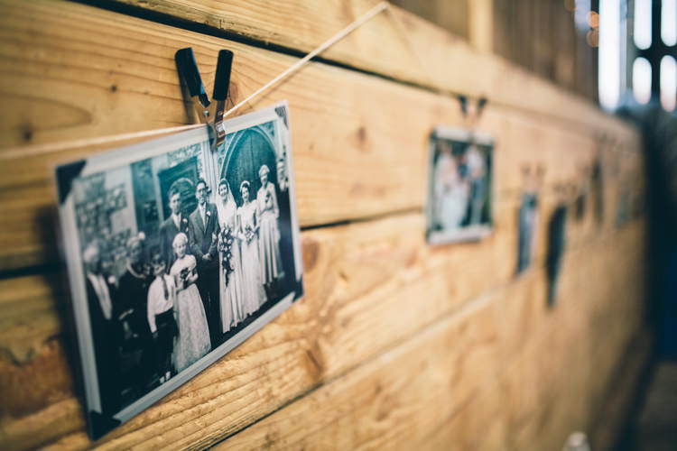 Family Photos Pegs Crafty Country Rustic Wedding http://www.naomijanephotography.com/