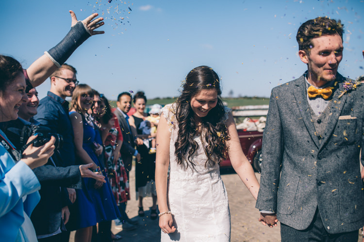 Confetti Petals Crafty Country Rustic Wedding http://www.naomijanephotography.com/