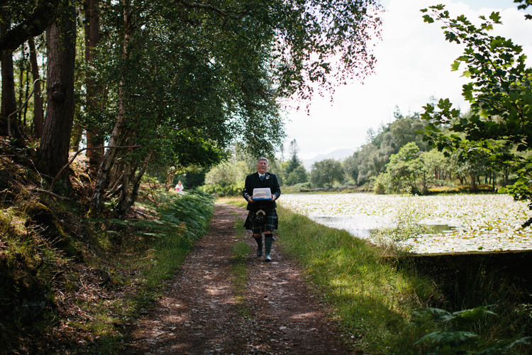 Intimate Outdoor Scotland Wedding http://www.caroweiss.com/