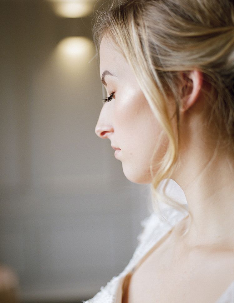 Make Up Glowing Natural Pretty Bride Bridal Greenery Fine Art Botanical Wedding Ideas http://georginaharrisonphotography.co.uk/