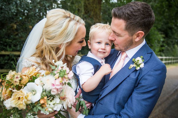 Romantic Summer Country Blush Wedding http://katherineashdown.co.uk/
