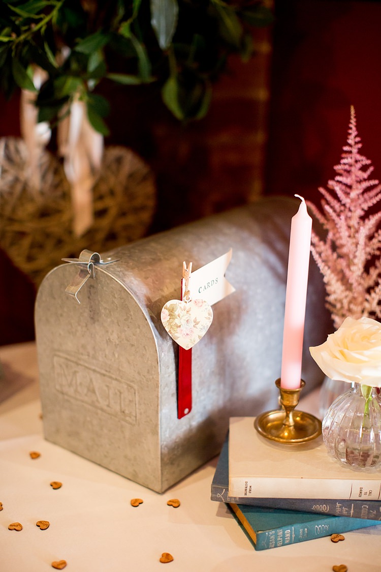 Card Mail Box Holder Romantic Summer Country Blush Wedding http://katherineashdown.co.uk/ 