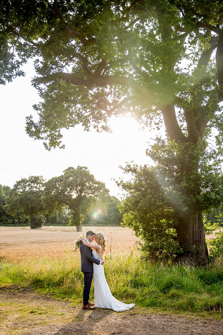 Romantic Summer Country Blush Wedding http://katherineashdown.co.uk/