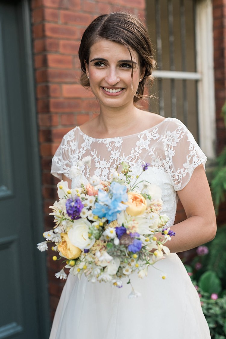 Make Up Hair Bride Bridal Chic Natural Garden Wedding http://www.folegaphotography.co.uk/