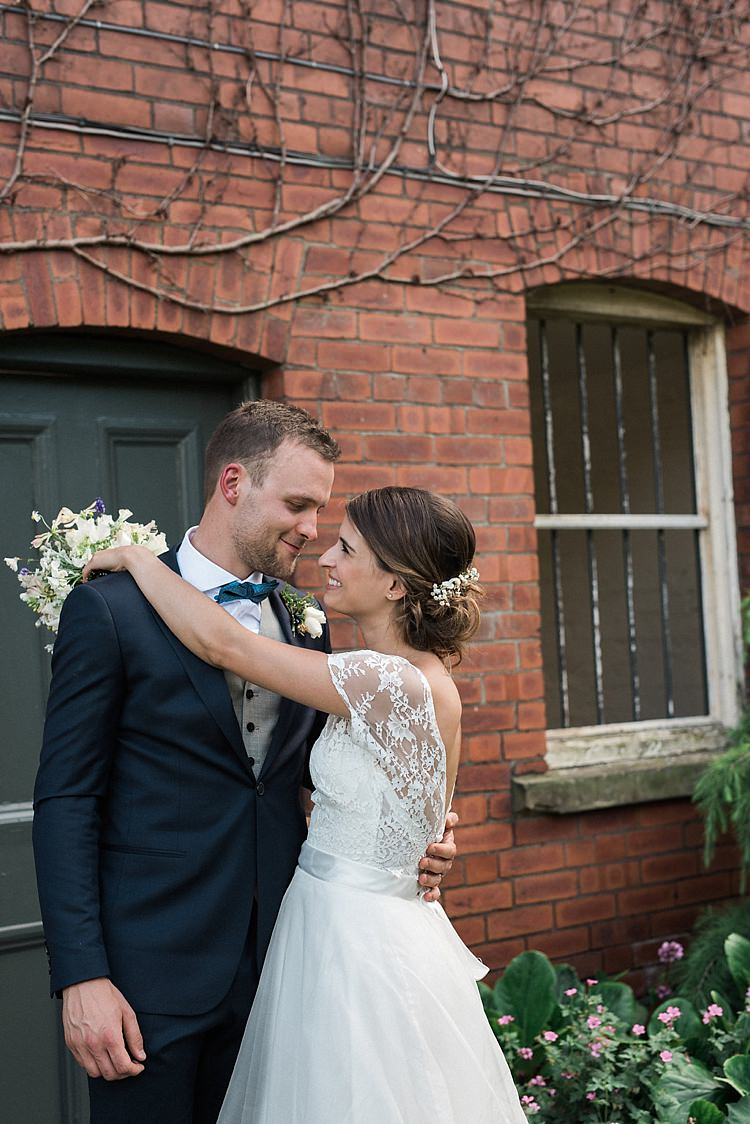Chic Natural Garden Wedding http://www.folegaphotography.co.uk/
