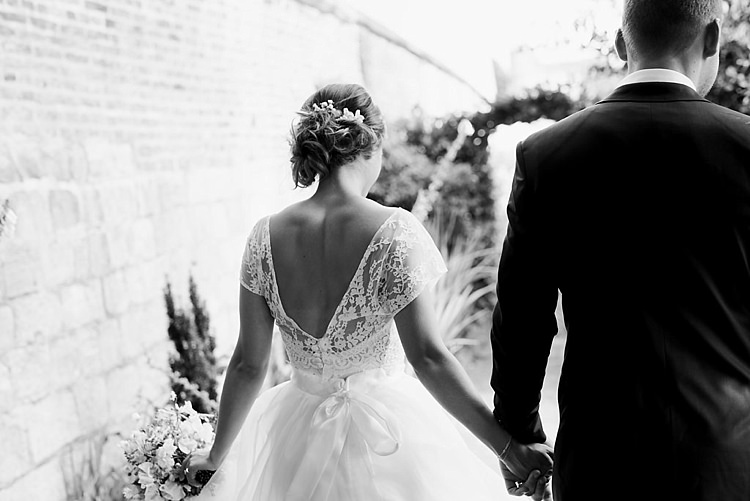 Chic Natural Garden Wedding http://www.folegaphotography.co.uk/