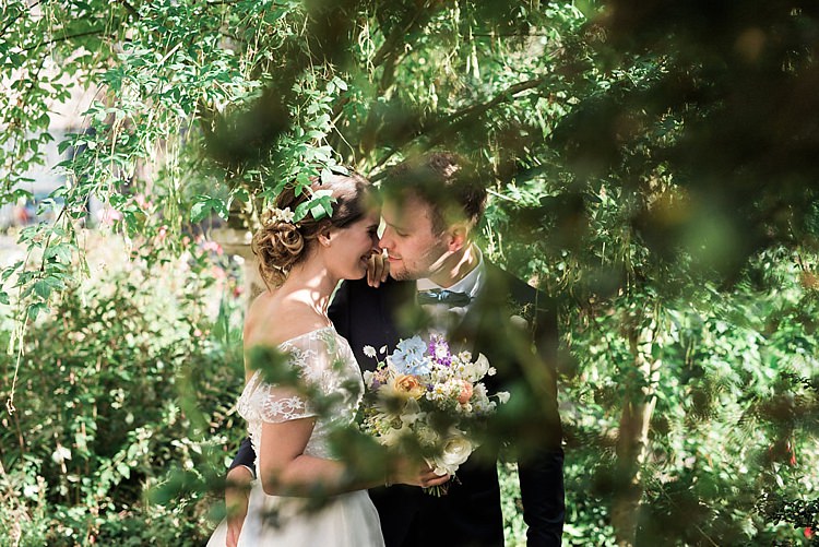 Chic Natural Garden Wedding http://www.folegaphotography.co.uk/