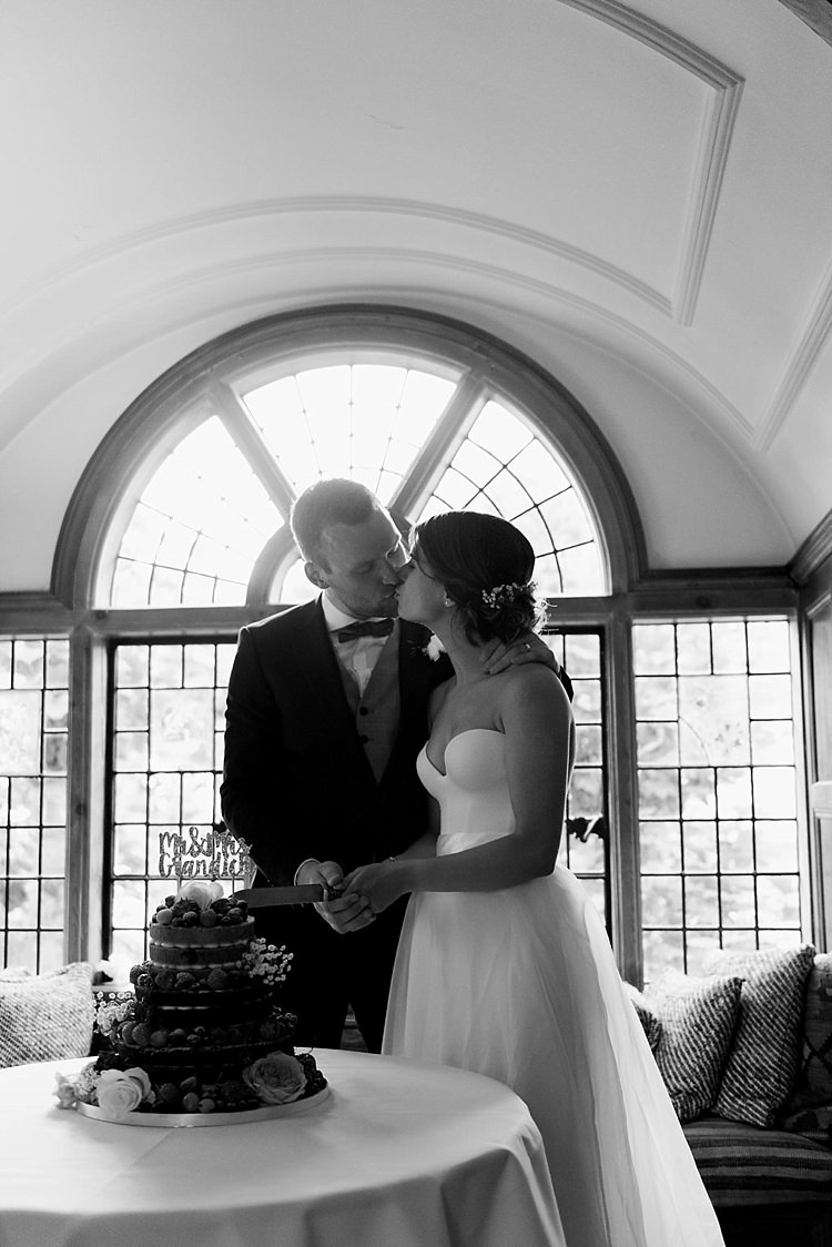 Chic Natural Garden Wedding http://www.folegaphotography.co.uk/
