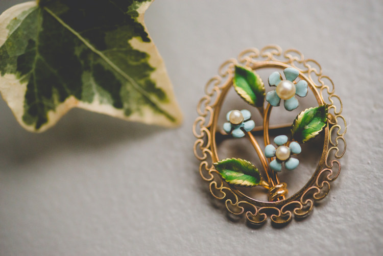 Autumn Garden Books Wedding http://www.emmahillierphotography.com/