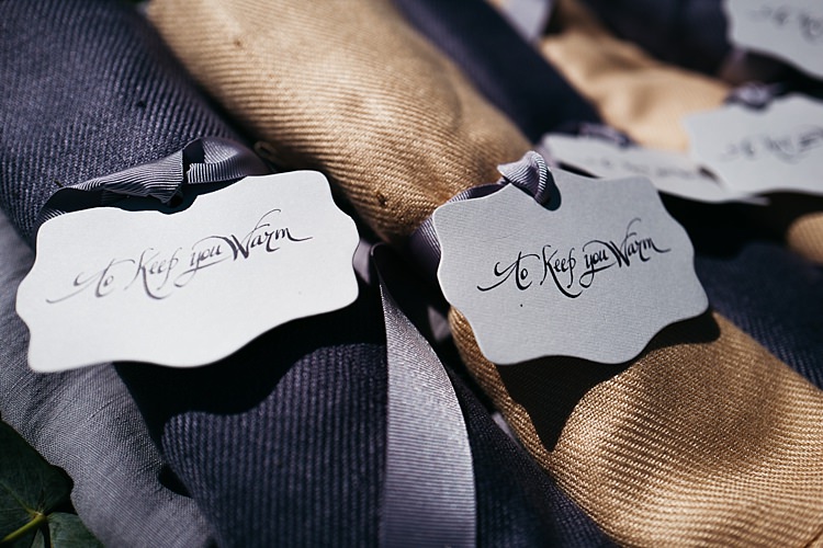 Wedding Favours Warm Scarves Calligraphy Tags Ribbons Rustic Chic Greenery Wedding Ideas in Tuscany http://www.tastino0.it/
