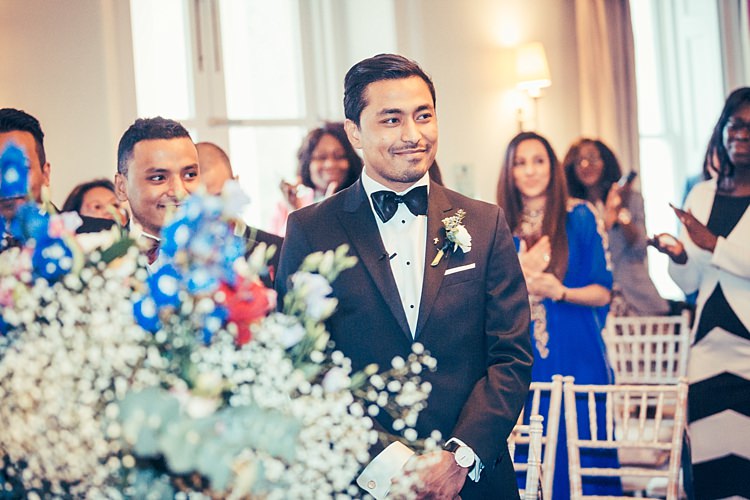 Fun Stylish City Hall Wedding http://www.terryliphotography.co.uk/