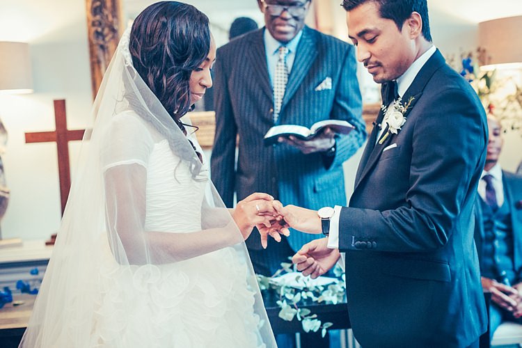 Fun Stylish City Hall Wedding http://www.terryliphotography.co.uk/