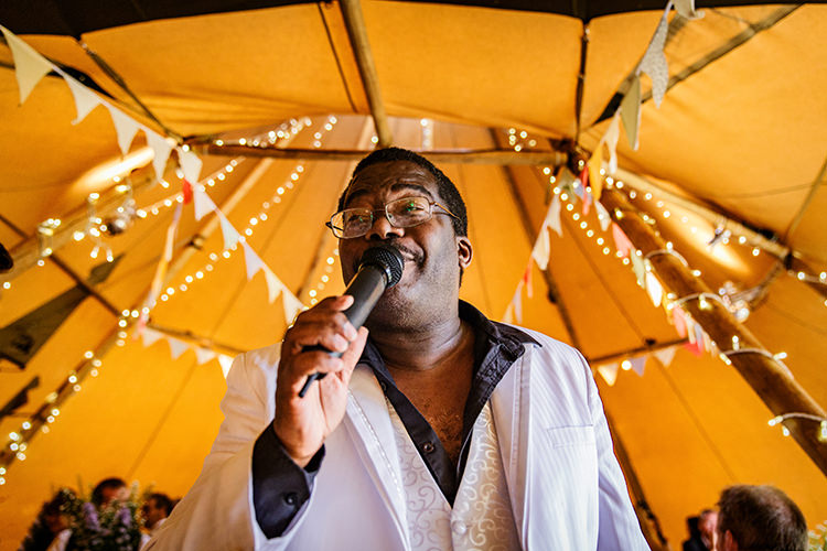 Outdoorsy Garden Rustic Tipi Wedding http://alexabbottphotography.co.uk/