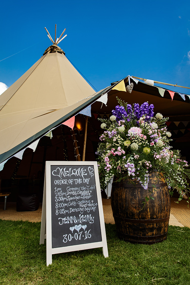 Welcome Sign Barrel Flowers Outdoorsy Garden Rustic Tipi Wedding http://alexabbottphotography.co.uk/