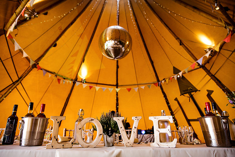 Outdoorsy Garden Rustic Tipi Wedding http://alexabbottphotography.co.uk/