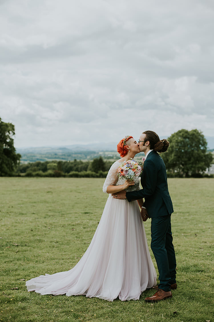 Colourful Crafty Relaxed Watercolour Wedding https://suesliquephotography.com/
