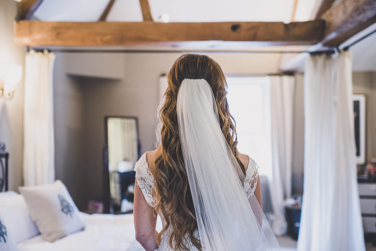 Ethereal Romantic Autumn Barn Wedding http://www.oacphotography.com/