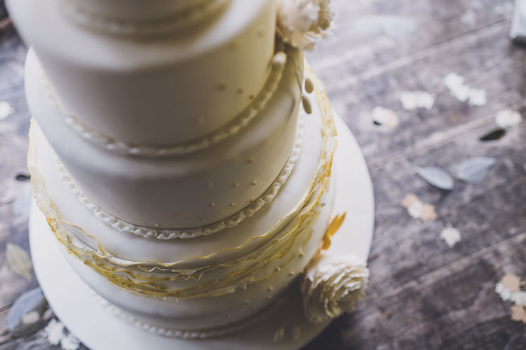 Ethereal Romantic Autumn Barn Wedding http://www.oacphotography.com/