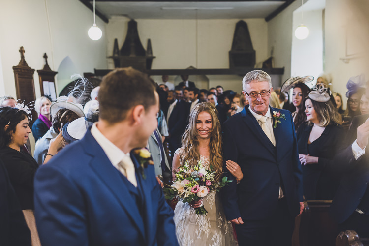 Ethereal Romantic Autumn Barn Wedding http://www.oacphotography.com/