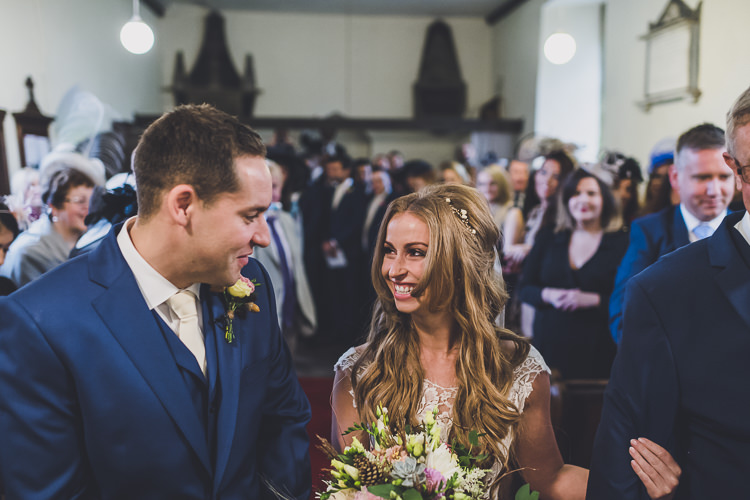Ethereal Romantic Autumn Barn Wedding http://www.oacphotography.com/