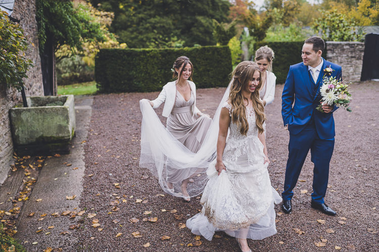 Ethereal Romantic Autumn Barn Wedding http://www.oacphotography.com/
