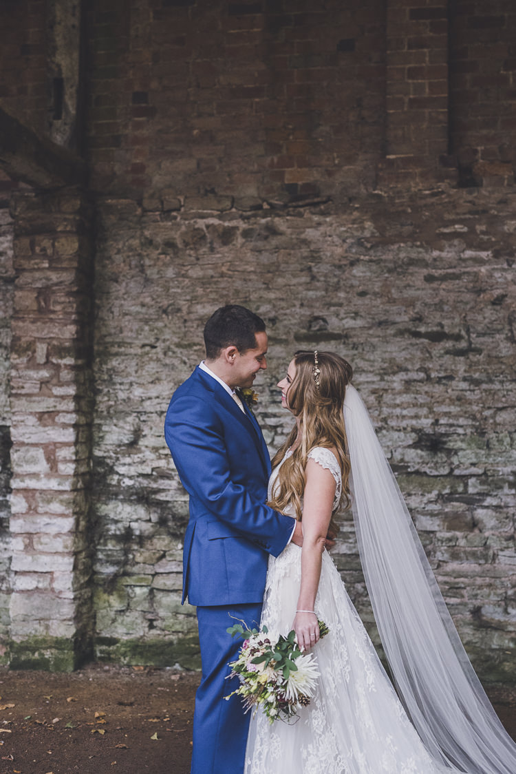 Ethereal Romantic Autumn Barn Wedding http://www.oacphotography.com/