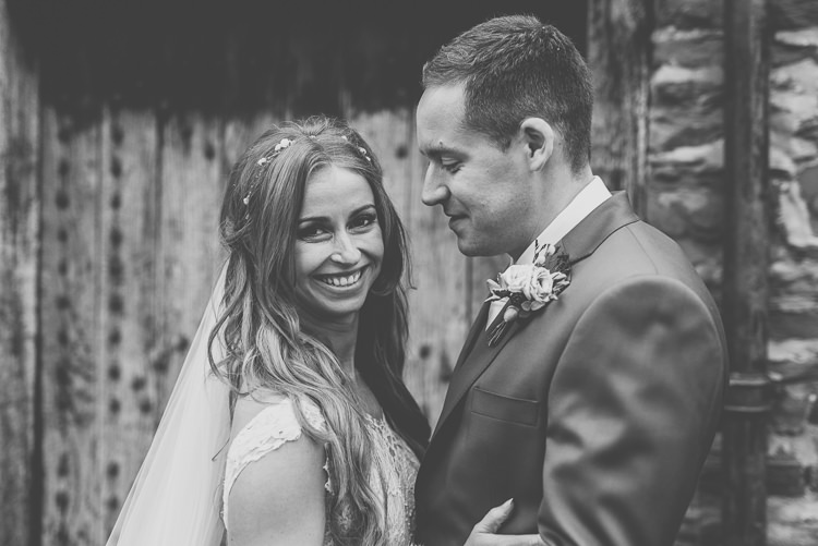Ethereal Romantic Autumn Barn Wedding http://www.oacphotography.com/
