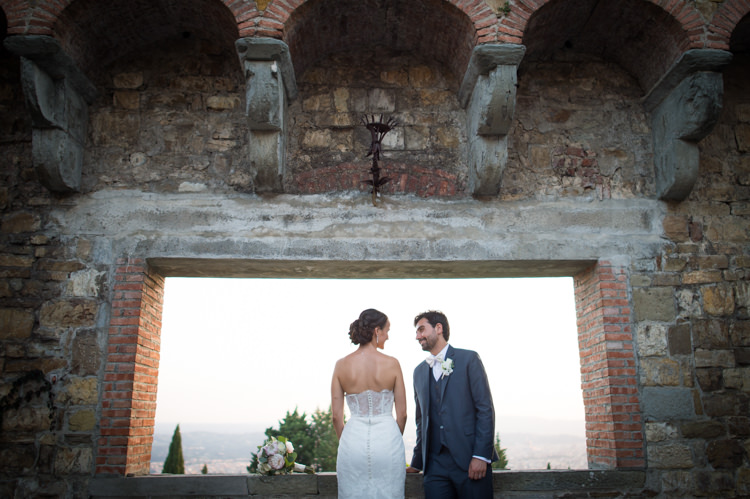 Romantic Outdoor Castle Tuscany Wedding http://www.natalymontanari.com/
