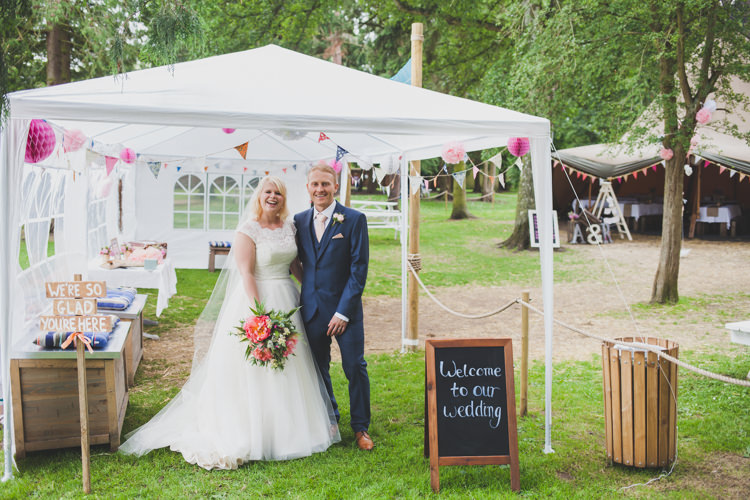 Marquee Gazeebo Bunting Garden DIY Summer Tipi Wedding http://www.eva-photography.com/