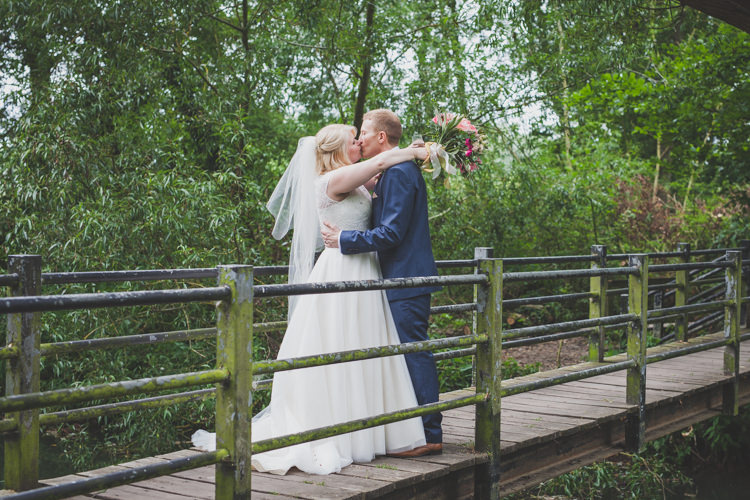 DIY Summer Tipi Wedding http://www.eva-photography.com/