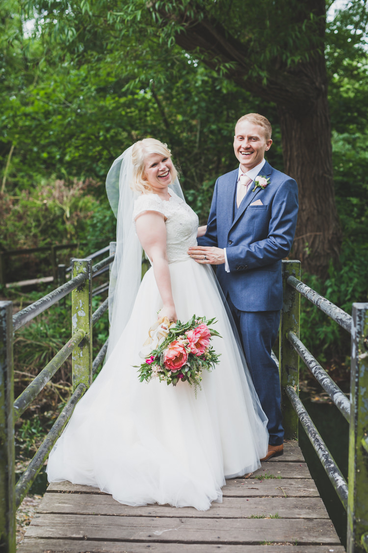 Lace Tulle Dress Gown Bride Bridal Veil DIY Summer Tipi Wedding http://www.eva-photography.com/