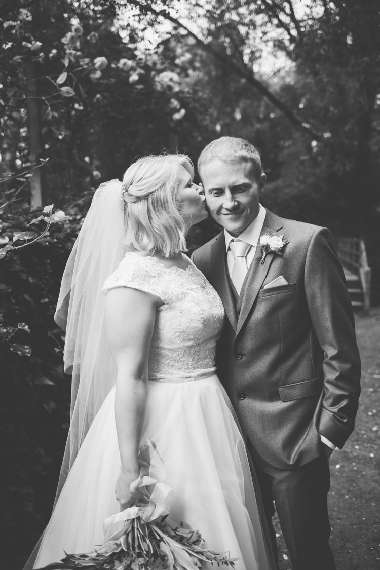 DIY Summer Tipi Wedding http://www.eva-photography.com/