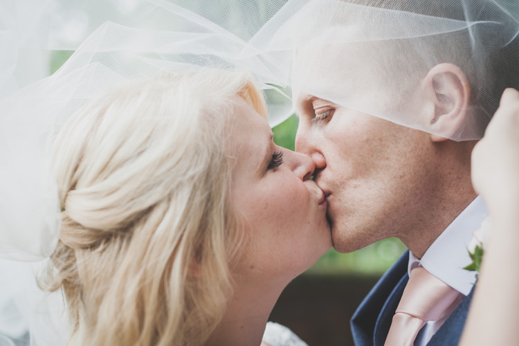 DIY Summer Tipi Wedding http://www.eva-photography.com/