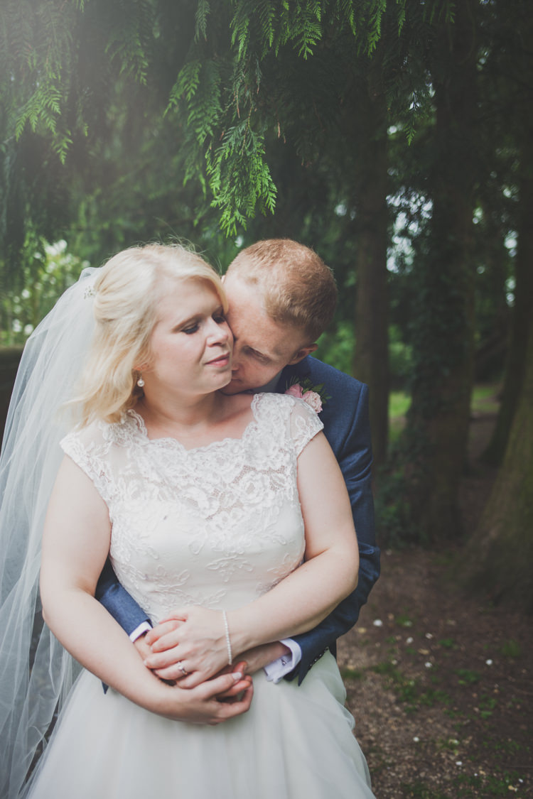 DIY Summer Tipi Wedding http://www.eva-photography.com/