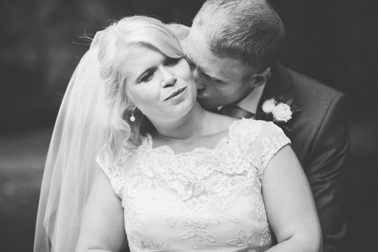 DIY Summer Tipi Wedding http://www.eva-photography.com/