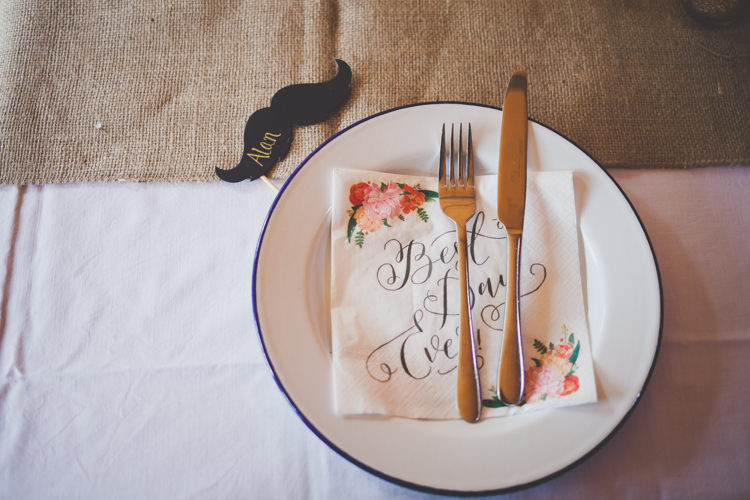 DIY Summer Tipi Wedding http://www.eva-photography.com/