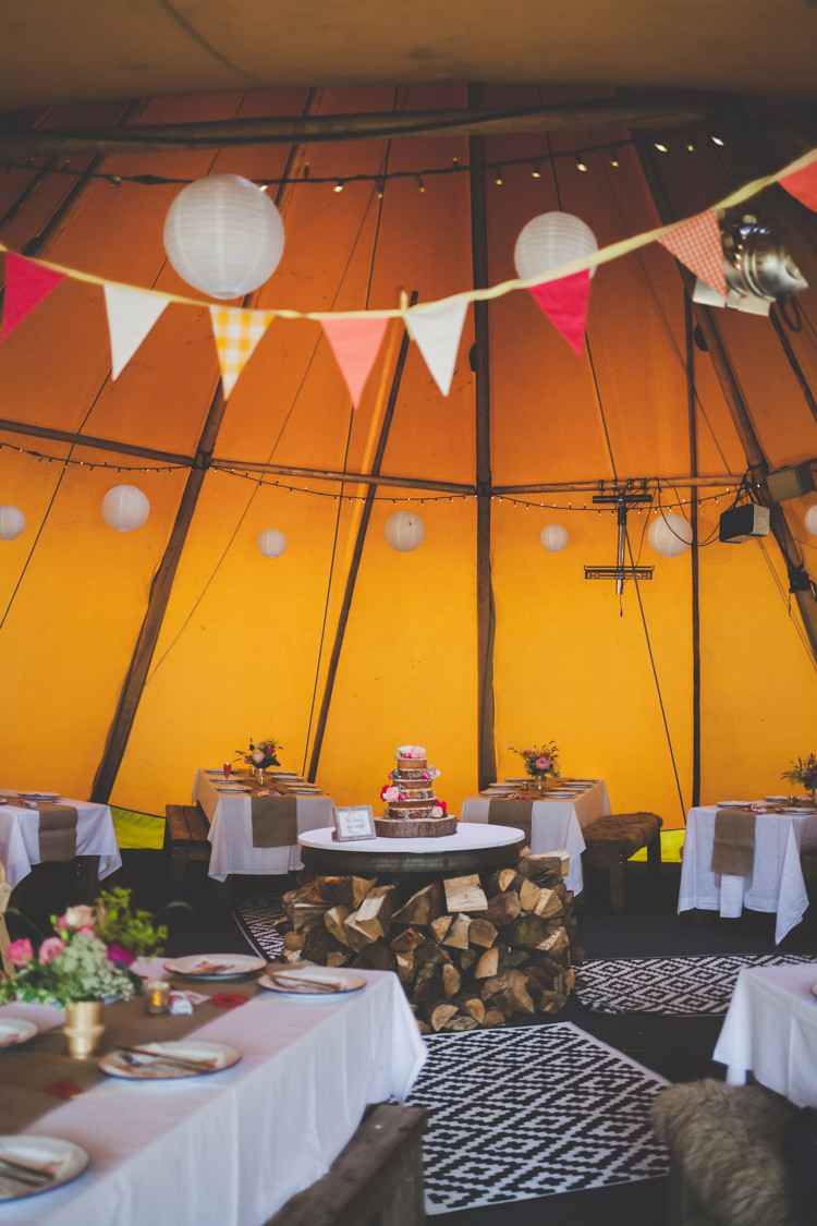 Bunting Lanterns Decor DIY Summer Tipi Wedding http://www.eva-photography.com/