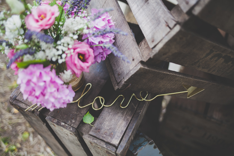 DIY Summer Tipi Wedding http://www.eva-photography.com/