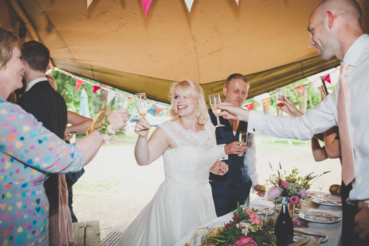 DIY Summer Tipi Wedding http://www.eva-photography.com/