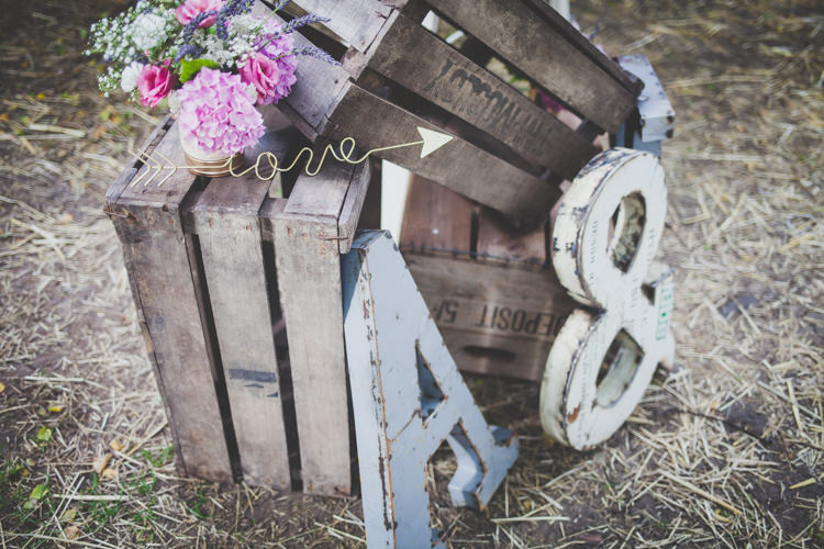 DIY Summer Tipi Wedding http://www.eva-photography.com/