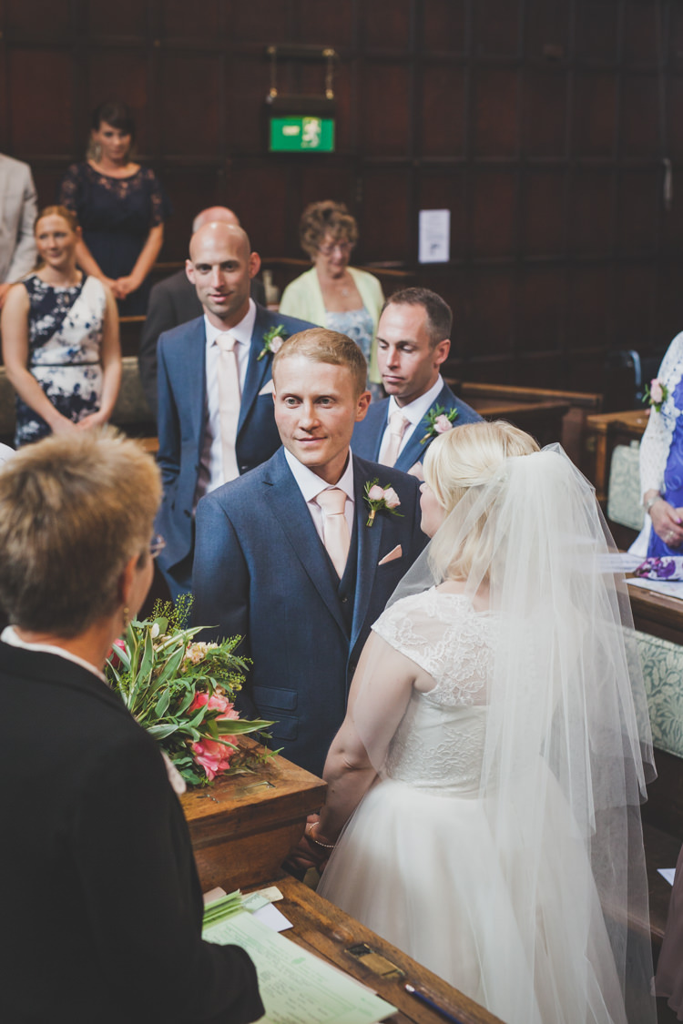 DIY Summer Tipi Wedding http://www.eva-photography.com/