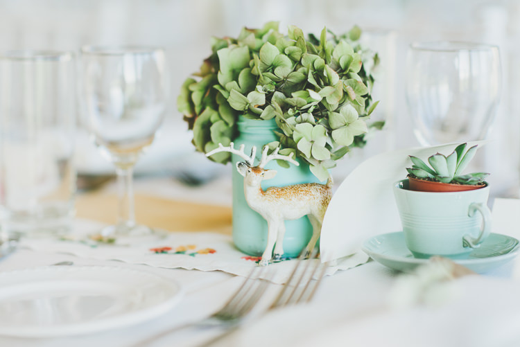 Deer Ornament Dried Hydrangea Eclectic Quirky DIY Vintage Wedding https://www.georgimabee.com/