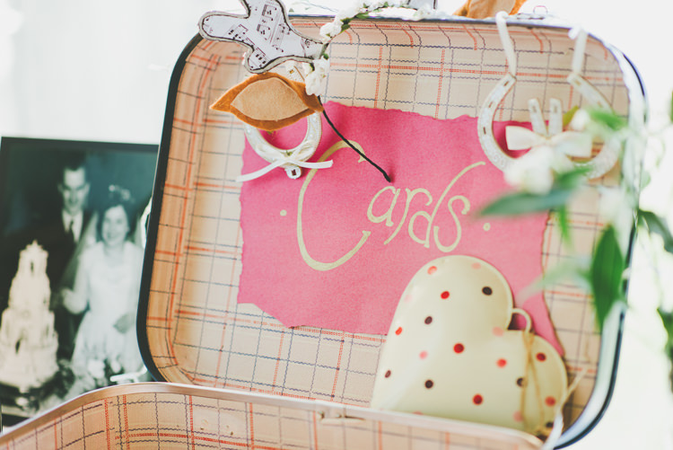 Card Suitcase Eclectic Quirky DIY Vintage Wedding https://www.georgimabee.com/