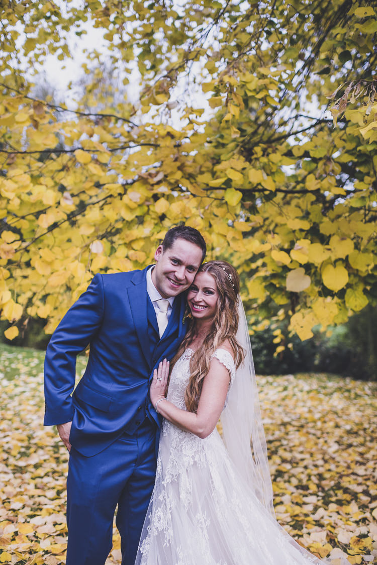 Ethereal Romantic Autumn Barn Wedding http://www.oacphotography.com/