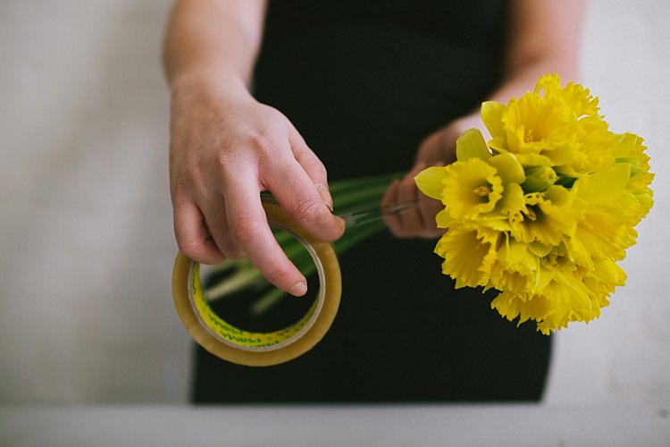 DIY Daffodil Spring Topiary Table Centrepiece www.binkynixon.com
