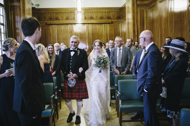Stylish Clean Modern City Wedding https://mybeautifulbride.co.uk/