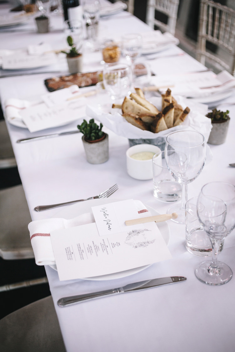 Tea Towel Place Name Setting Napkin Stylish Clean Modern City Wedding https://mybeautifulbride.co.uk/