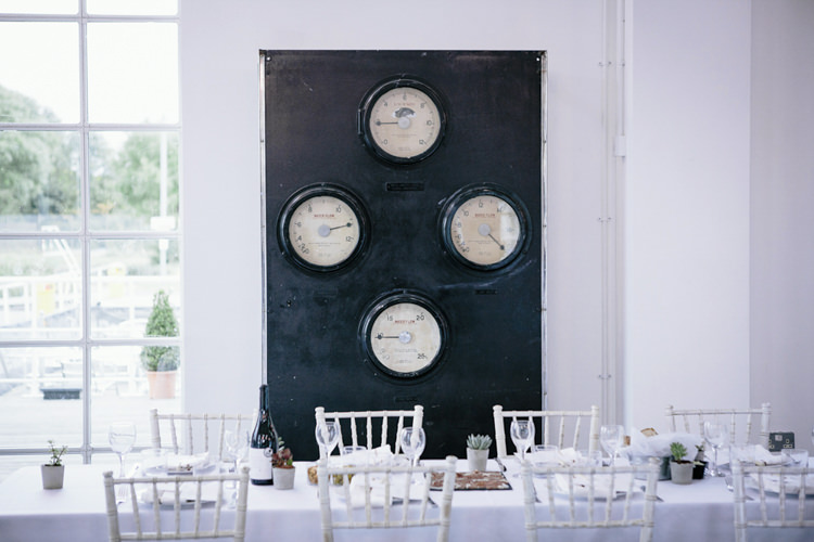 Stylish Clean Modern City Wedding https://mybeautifulbride.co.uk/