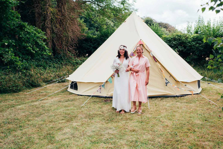 Indie Outdoorsy Camp Wedding http://emilytylerphotography.com/